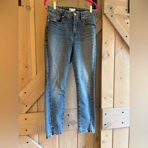 LIKE NEW Good American Good Legs Skinny Jeans